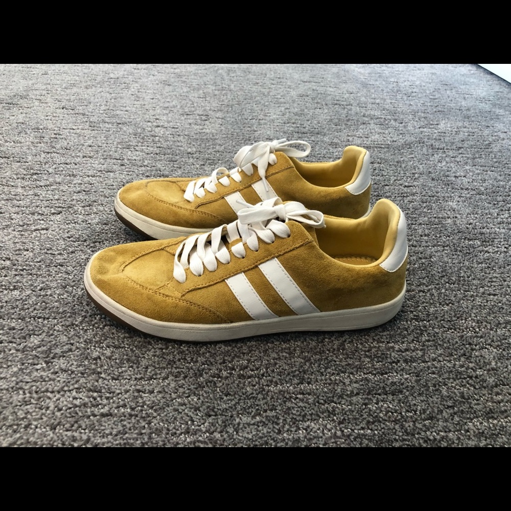 Suede mustard sneakers